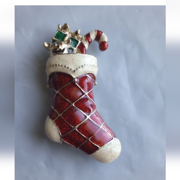 Vintage Enamel Brooch Christmas Stocking Pin - Picture 1 of 15